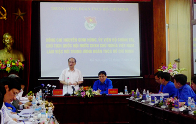 Presidente del Parlamento aprecia papel de los jóvenes en tareas importantes del país